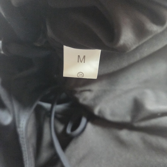 ⭐️Elegant Black Women's Cut Out One Piece Swimsuit Size Med - Picture 5 of 5